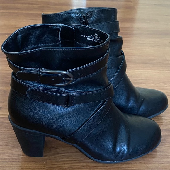 Woman’s Black Booties, size 8 - Picture 1 of 8